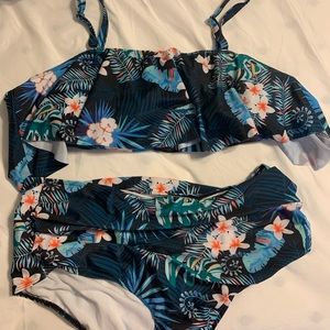 Bikini top & bottoms